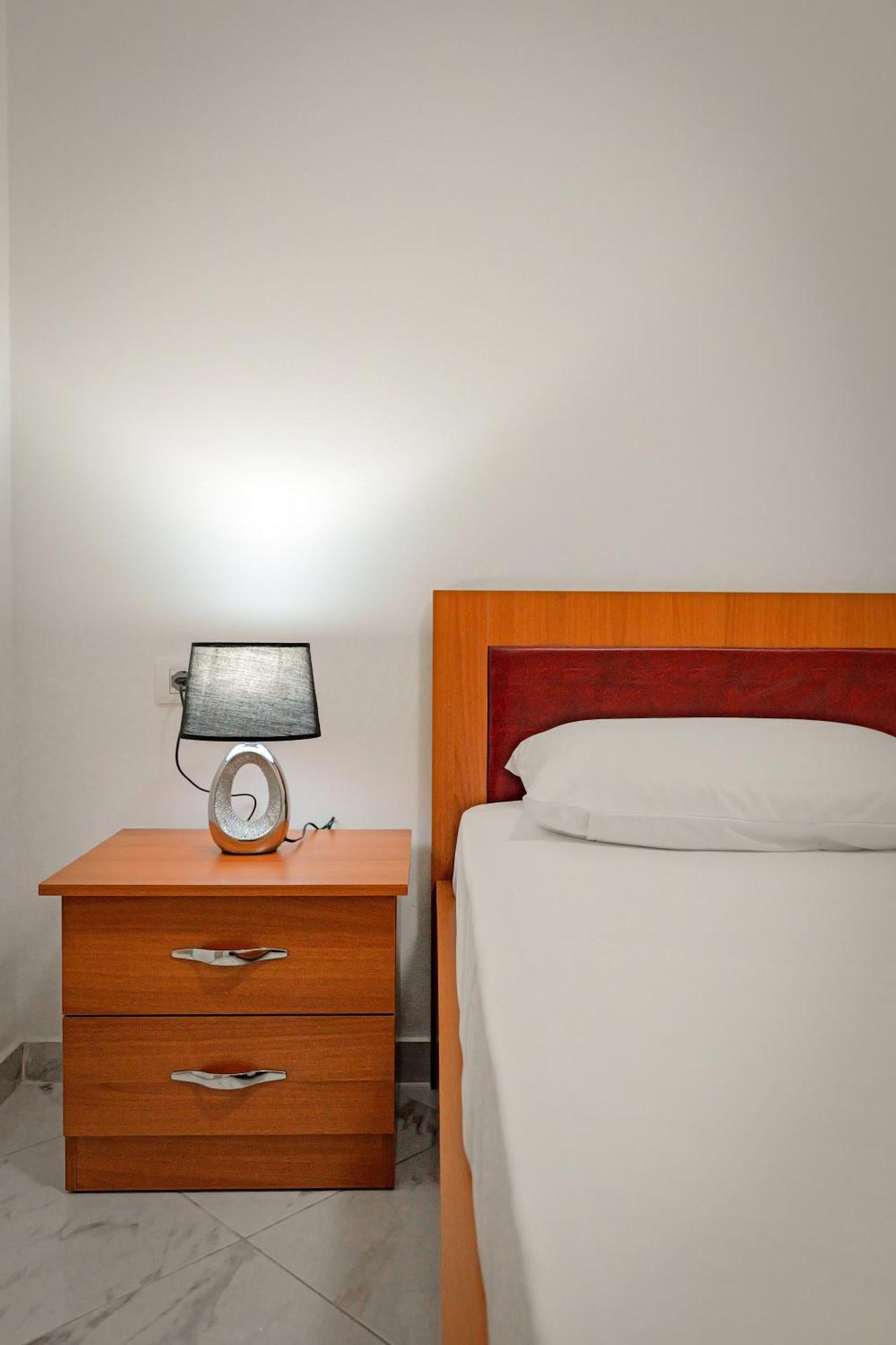 Valentina Apartment 1 Sarandë Esterno foto