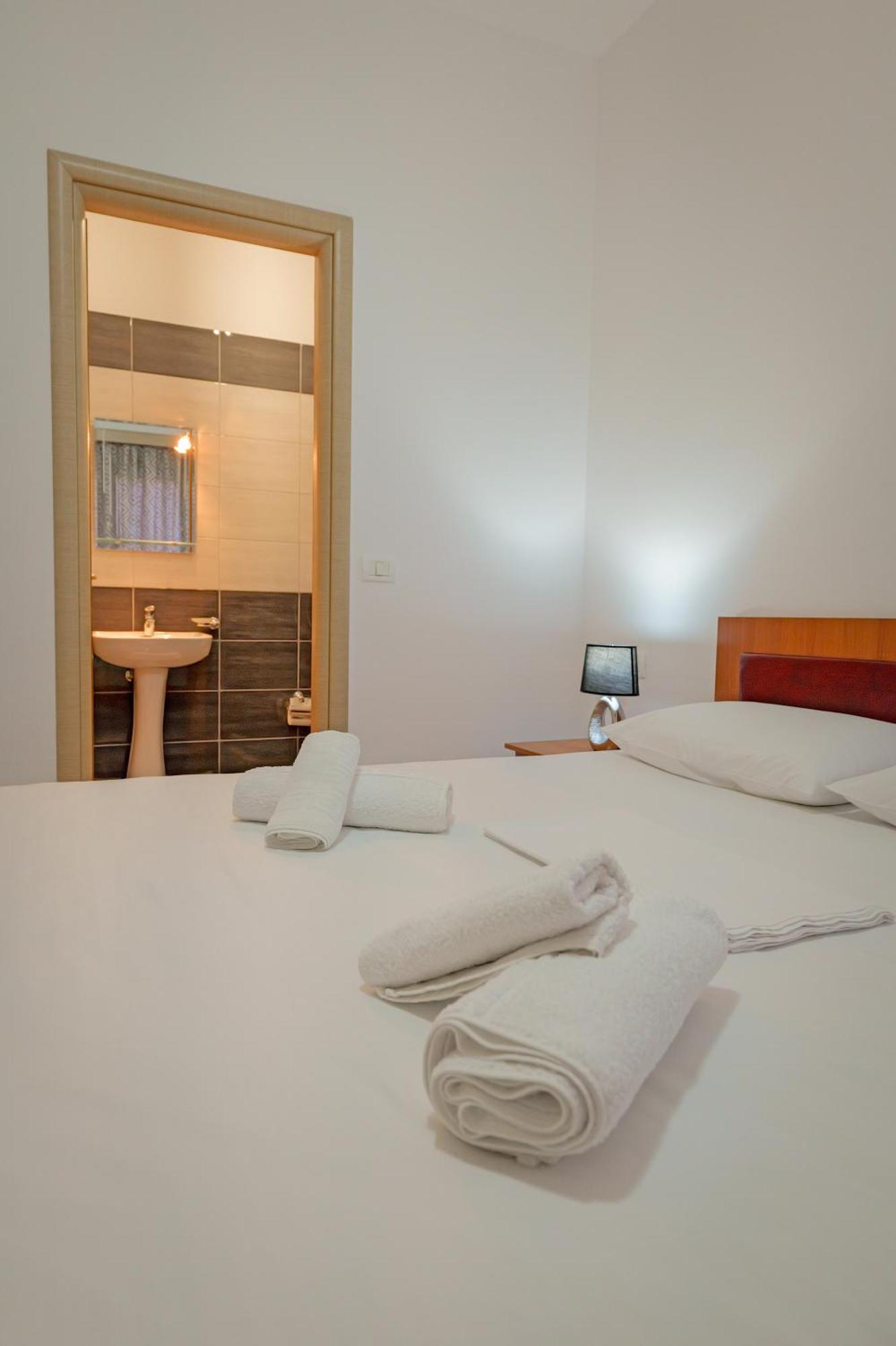 Valentina Apartment 1 Sarandë Esterno foto